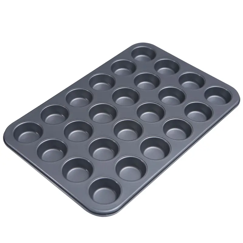 Molde de metal para cupcakes — 24